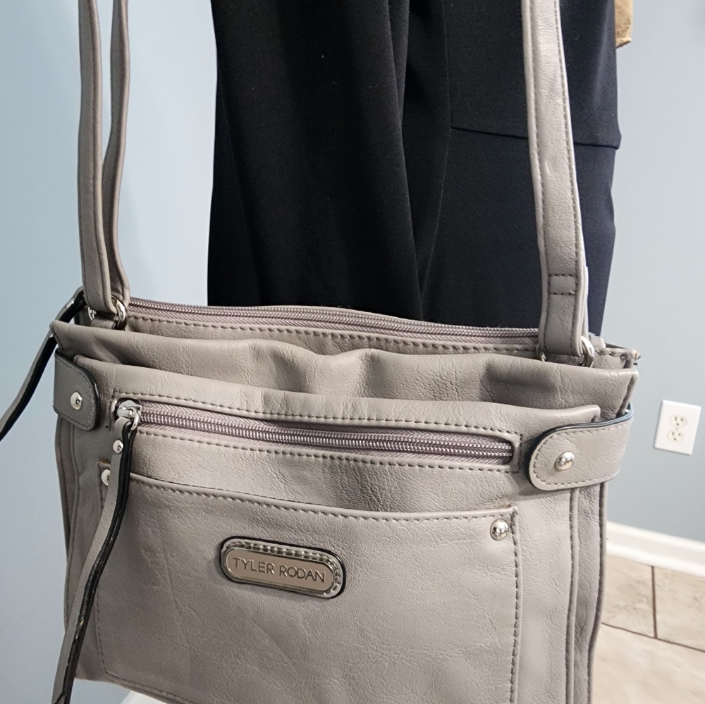 Elegant Gray Shoulder Bag TAYLER RODAN.  18×27×11